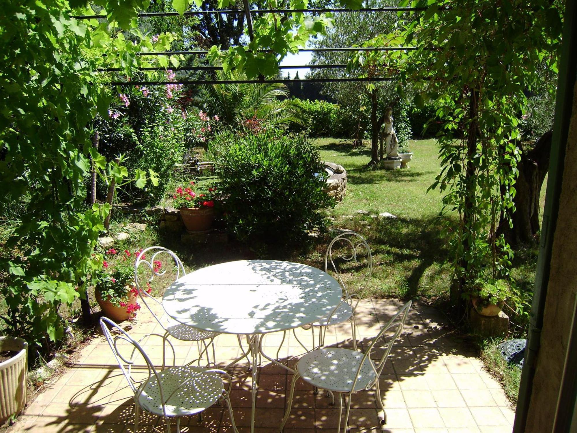 Chez Jean-Pierre & Annick Villa Remoulins Exterior photo